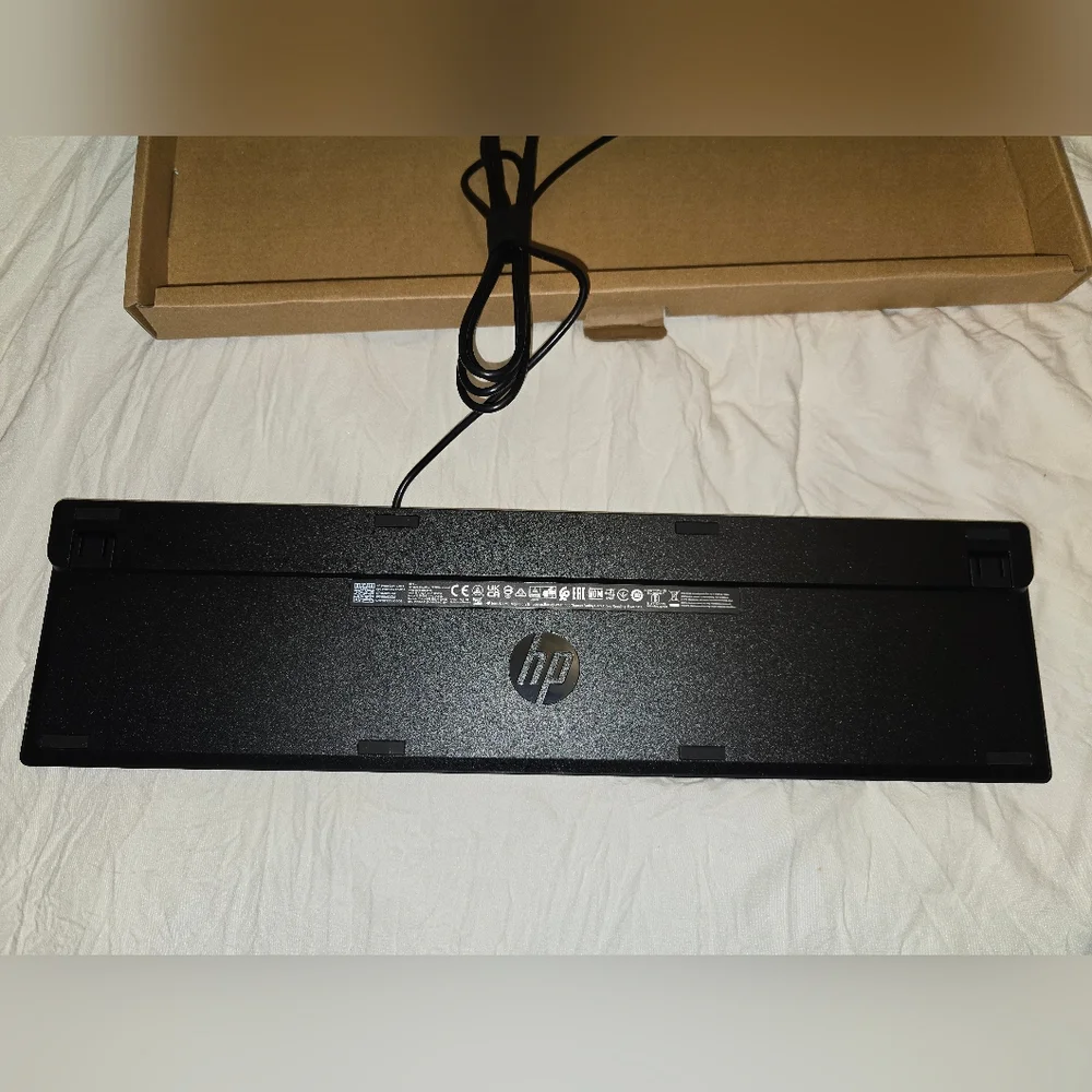 NIB HP Wired Desktop 320K Keyboard